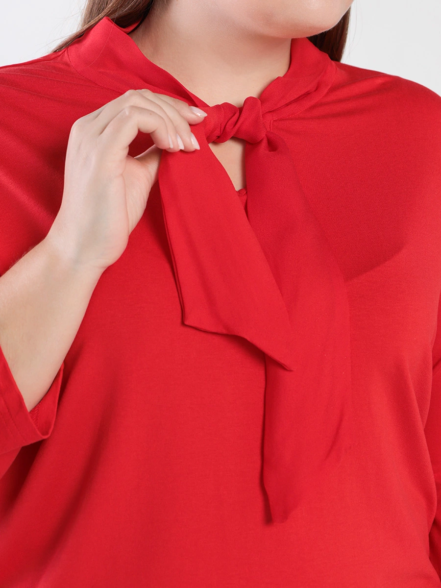 Блуза трикотажная красного цвета с завязками